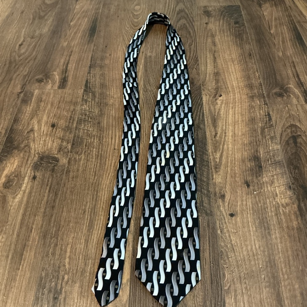 Hermoso New York Silk Tie Black Gray Geometric Pattern Classic Width Business